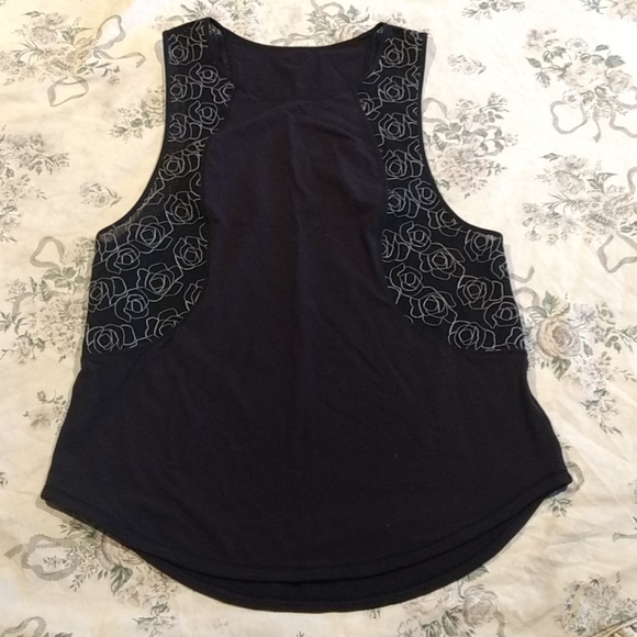 Lululemon Lucent Tank - Picture 5 of 9